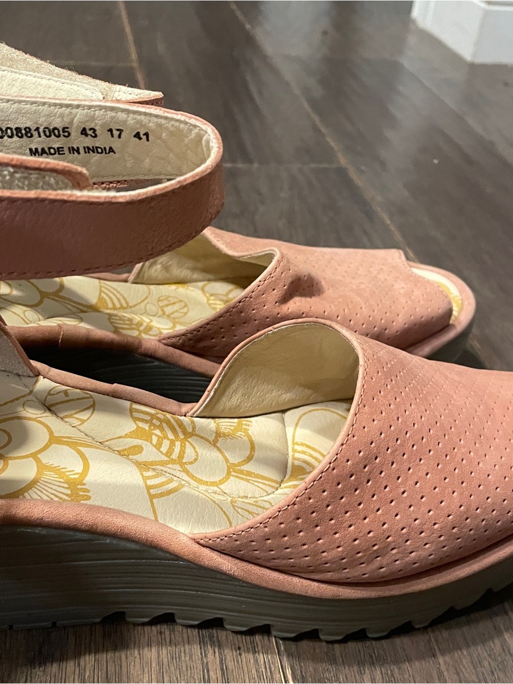 FLY London Perforated Leather Wedge Sandals Rose EU43 12.5 Womens - Picture 9 of 9